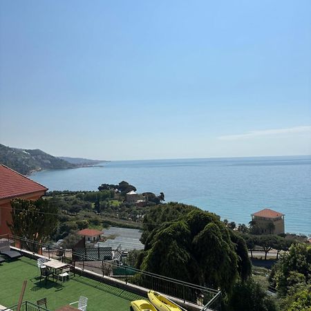 Апартаменты Il Giardino Del Mare Вентимилья Экстерьер фото